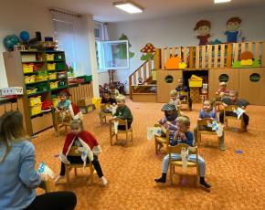 SV. Martin jede na koni